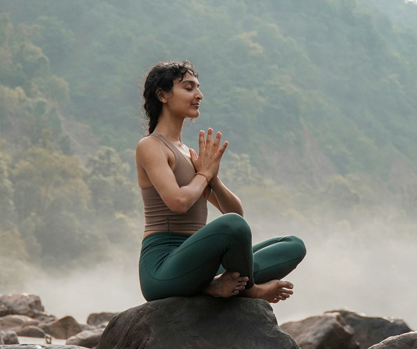 girl do meditation